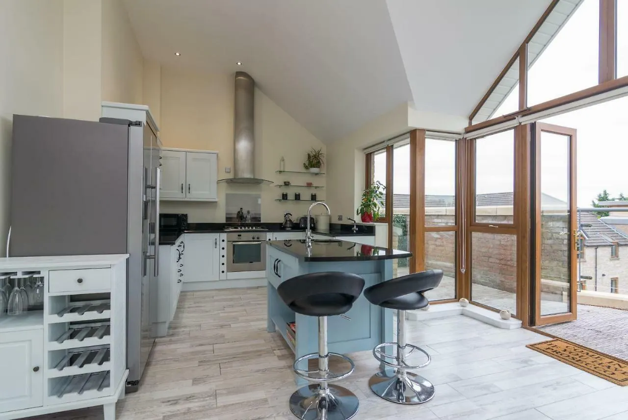 Penthouse, Park Royal Apartments, 841 Lisburn Road Belfast Apartman